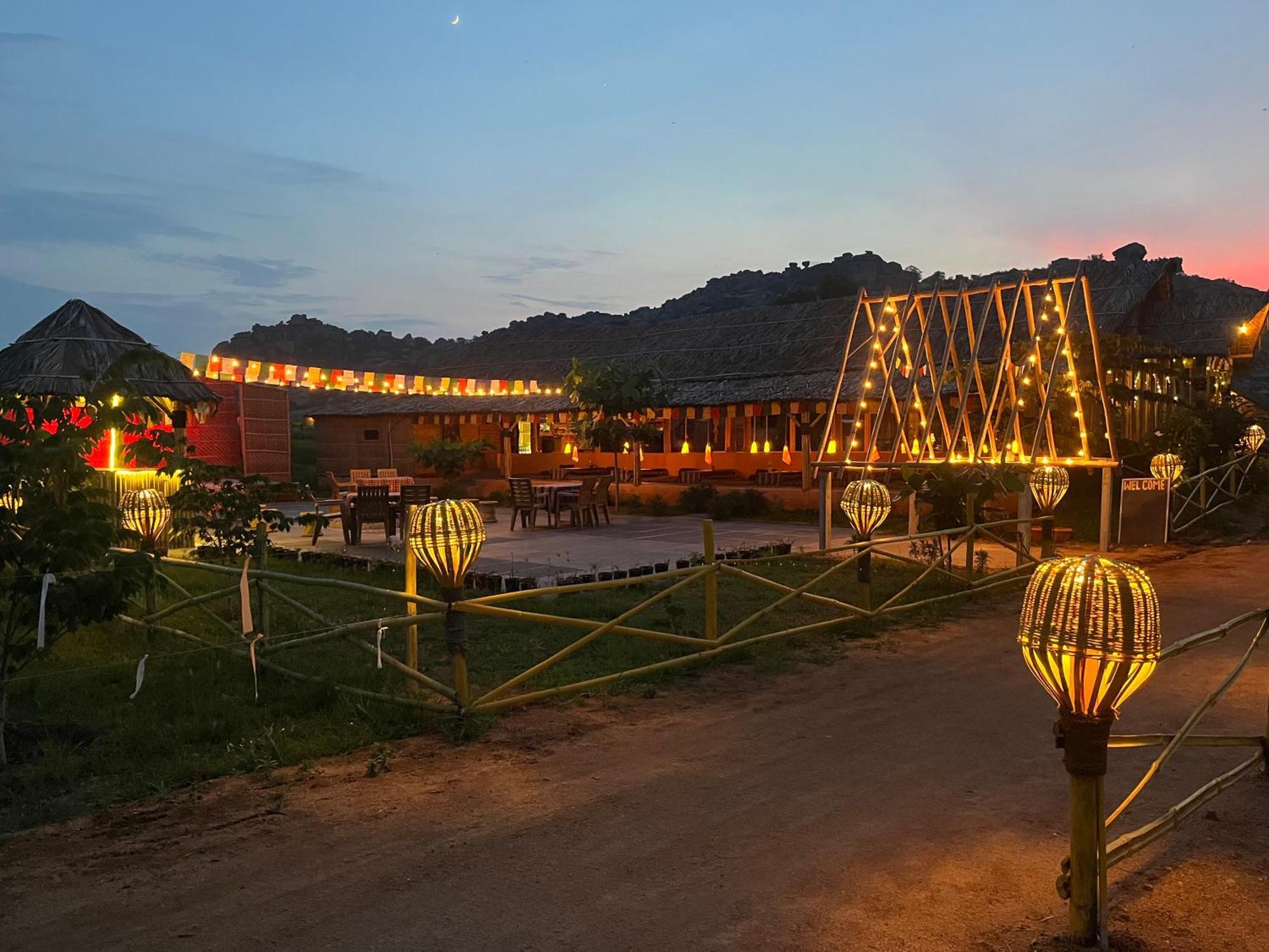 Rasta Cafe Resort Hampi Zewnętrze zdjęcie